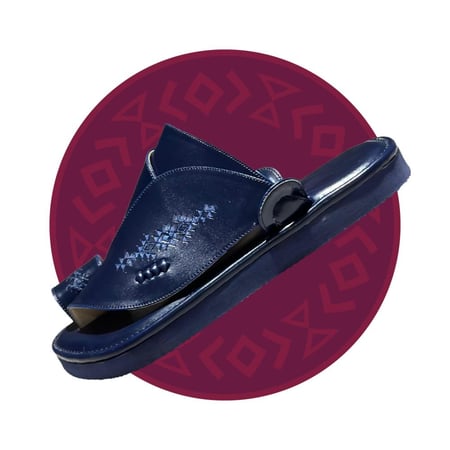 حذاء شرقي مطرز