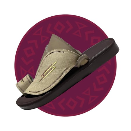 حذاء شرقي مطرز