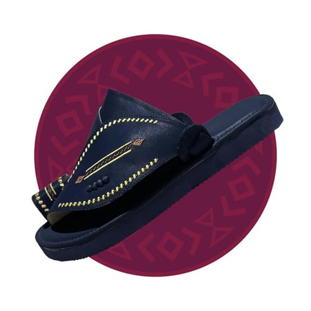 حذاء شرقي مطرز