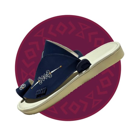 حذاء شرقي مطرز