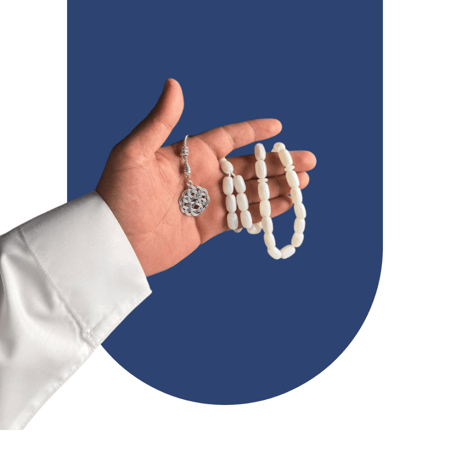 سبحة اكريليك باللون الأبيض من متجر نوماس