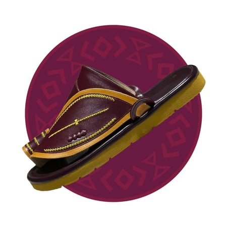 حذاء شرقي مطرز