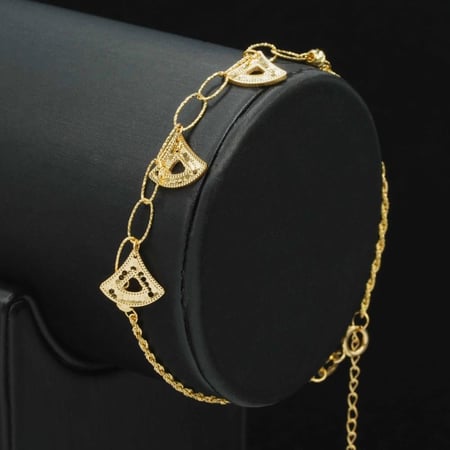 سوارة عصرية عيار 18