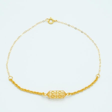 سوارة ذهب مميزة