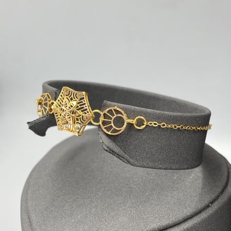 طقم ذهب عيار 21 تصميم سداسي متميز بوزن 11.19 جرام