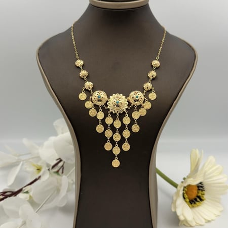 عقد ذهب عيار 21