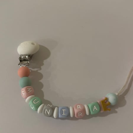 تعليقه مصاصه ملونه سلكون بالاسم