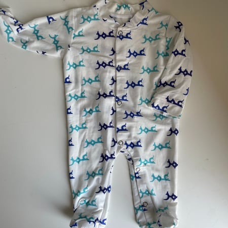 بكج هديه عباره عن طقم بالاسم جاهزه للاستلام