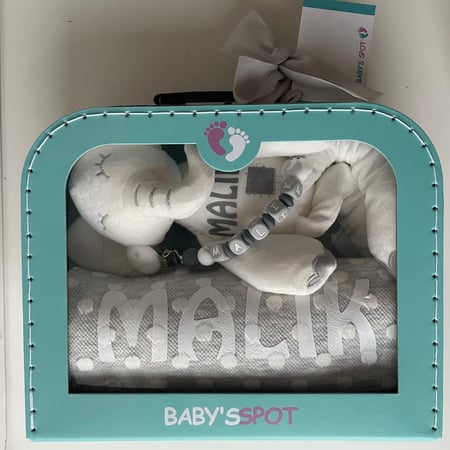 بوكس هديه كرتوني مع بطانيه بالاسم ودميه