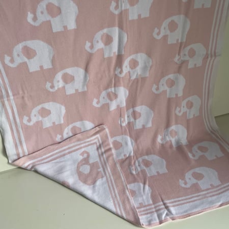 بطانيه قطن رمادي منقطه بالابيض