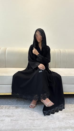 057 عباية سماهر