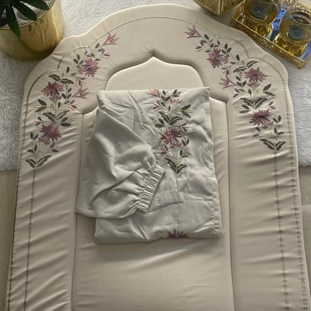 طقم صلاة نسائي ملكي