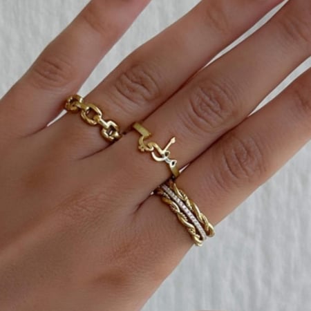 خاتم بتصميم الاسم حسب الطلب