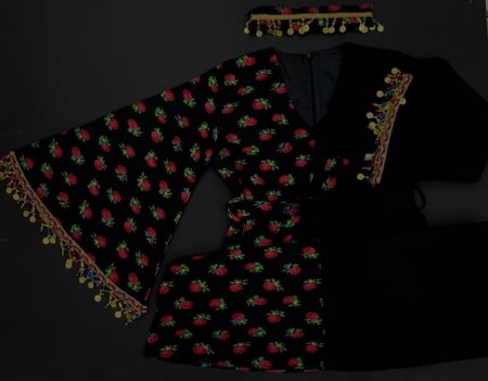 جلابية نسائية سوداء أنيقة
