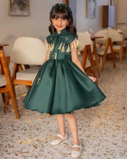 فستان بناتي أخضر فاخر بتطريز أنيق لليوم الوطني