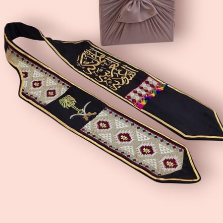 وشاح اليوم الوطني السعودي – تصميم فاخر مطرز