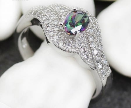 خاتم نسائي مطلي بالفضة ومزين بالزركون مقاس 7.25 أمريكي