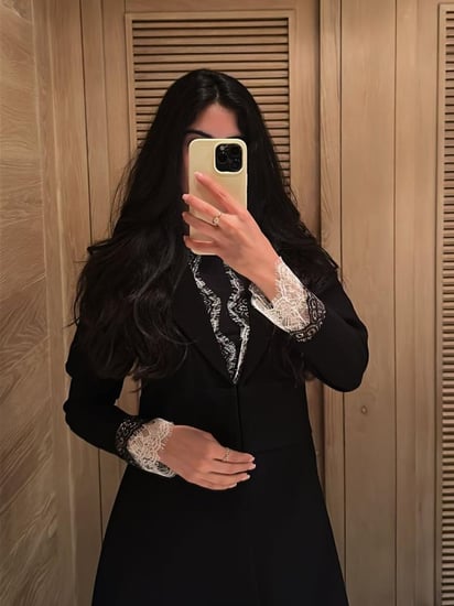 عباية كريب اسود فاحم مع دانتيل فرنسي