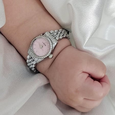 ساعة بنات فاخره