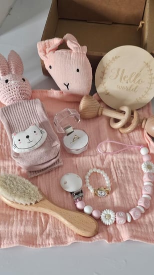 هدية مواليد بنات متكامله من 9 قطع