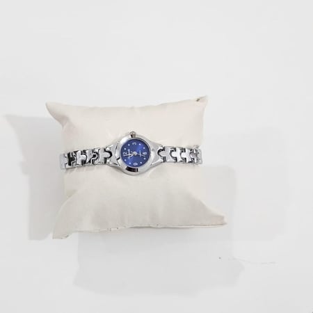 ساعات أطفال صغيرة بتصميم أنيق