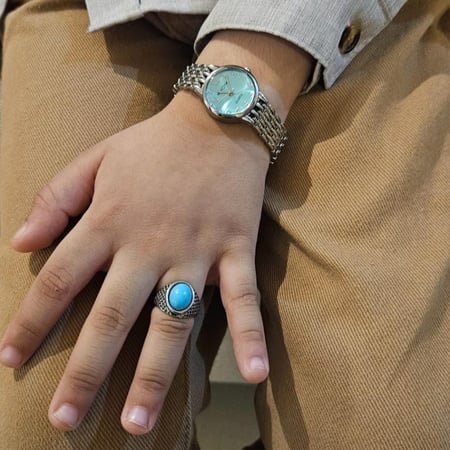ساعة أولاد أنيقة فاخرة مع خاتم بحجر فيروزي أنيق