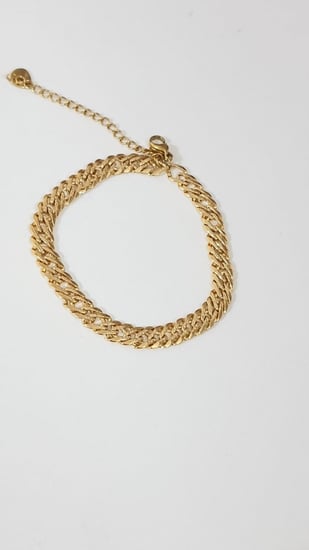 اسورة الأم والبنت