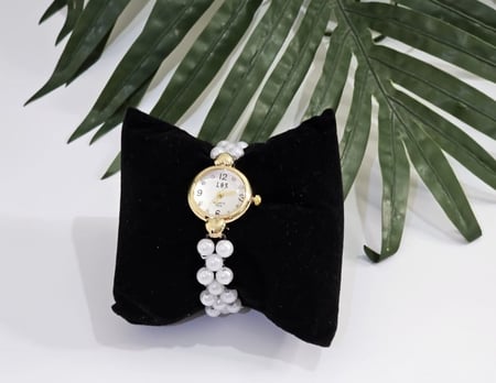 ساعة لؤلؤ بناتي