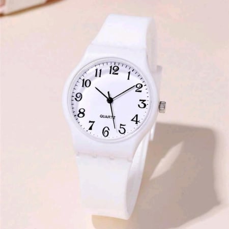 ساعه جلد بلون أبيض