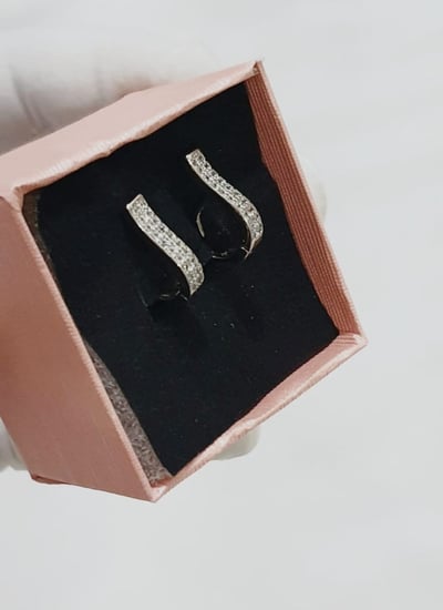 حلق زركون للأطفال