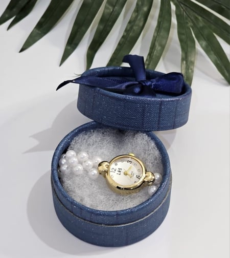 ساعة لؤلؤ بناتي