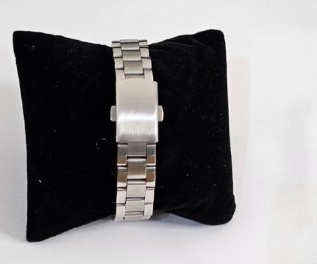 ساعة ضد الماء