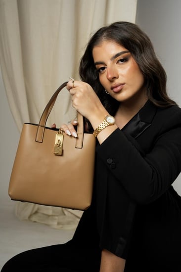 شنطة مميزة حجم متوسط بلون كاكي