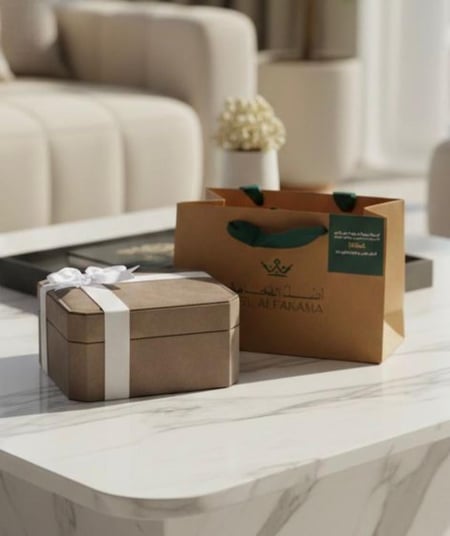 طقم اكسسوار نسائي فاخر بلون ذهبي