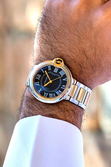 ساعة كاسواتش رجالي باللونين الذهبي والفضي ميناء أسود