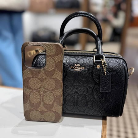 شنطة كوتش ميني روان اسود لوقو محفور