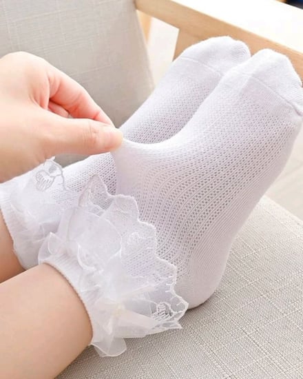 جوارب قصيرة بشريط مزركش