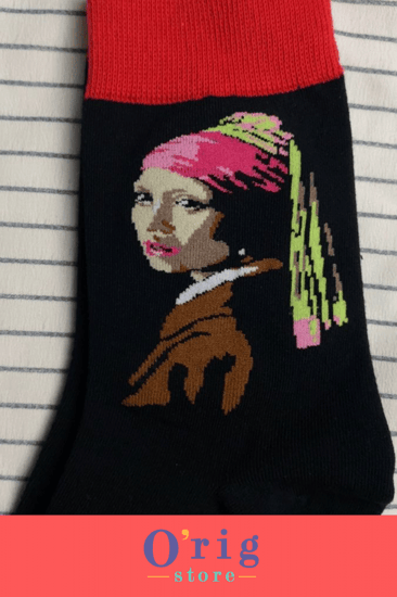 جورب الفتاة ذات القرط اللؤلؤي