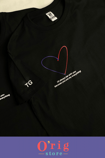 تيشيرتات قلب متعاكس أحمر وبنفسجي