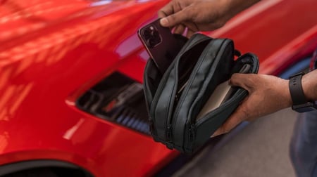 حقيبة يد بتصميم مميز وانيق من ( Green Lion )