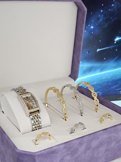 طقم ساعات نسائي