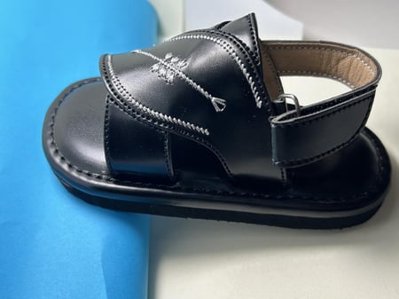 نعال شرقي اطفال اسود