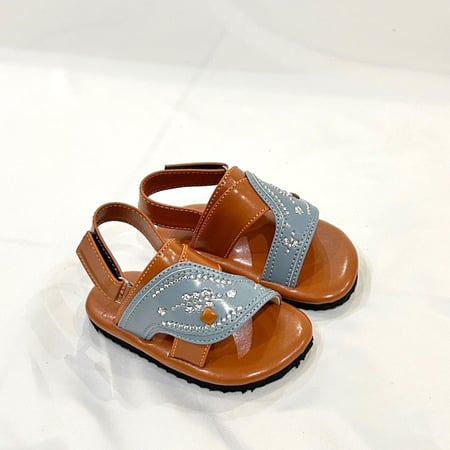 نعال شرقي بني وسماوي