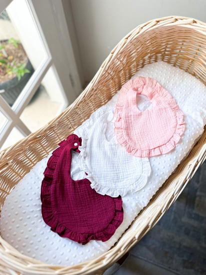 مريلة اطفال ابيض،وردي،عودي