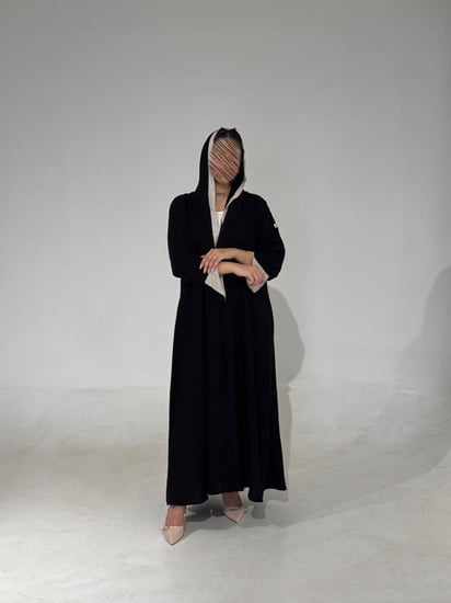 ملكي مع أكمام سواره بفتحة بيج