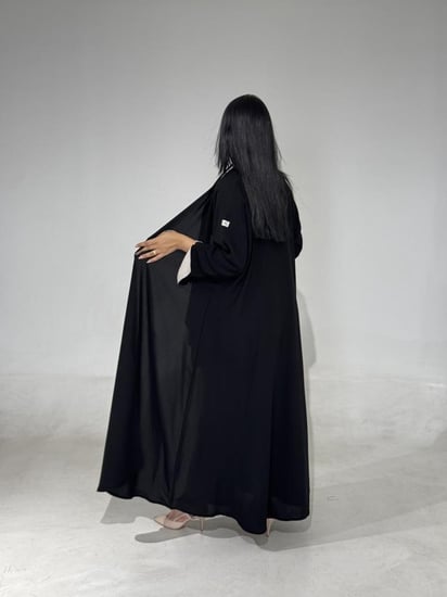 ملكي مع أكمام سواره بفتحة بيج