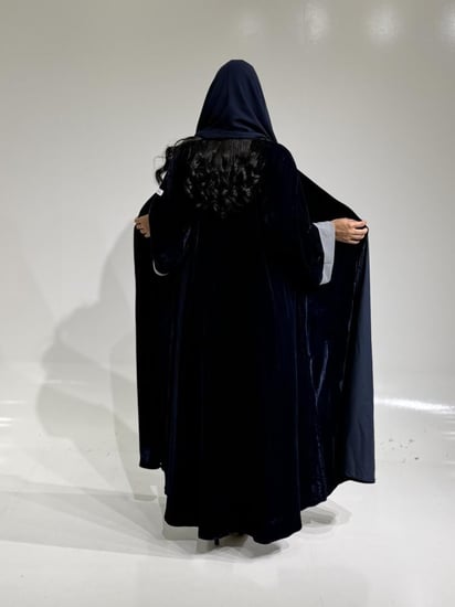 مخمل كحلي مع أسواره مبطنه