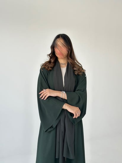 عباية كريب خضراء أكمام واسعة