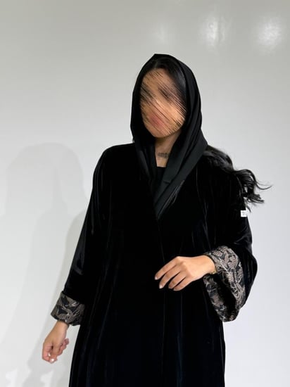 مخمل اسود مع أسواره جاكار بيج