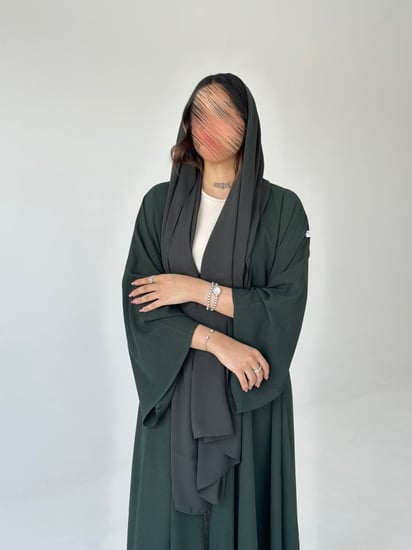 عباية كريب خضراء أكمام واسعة